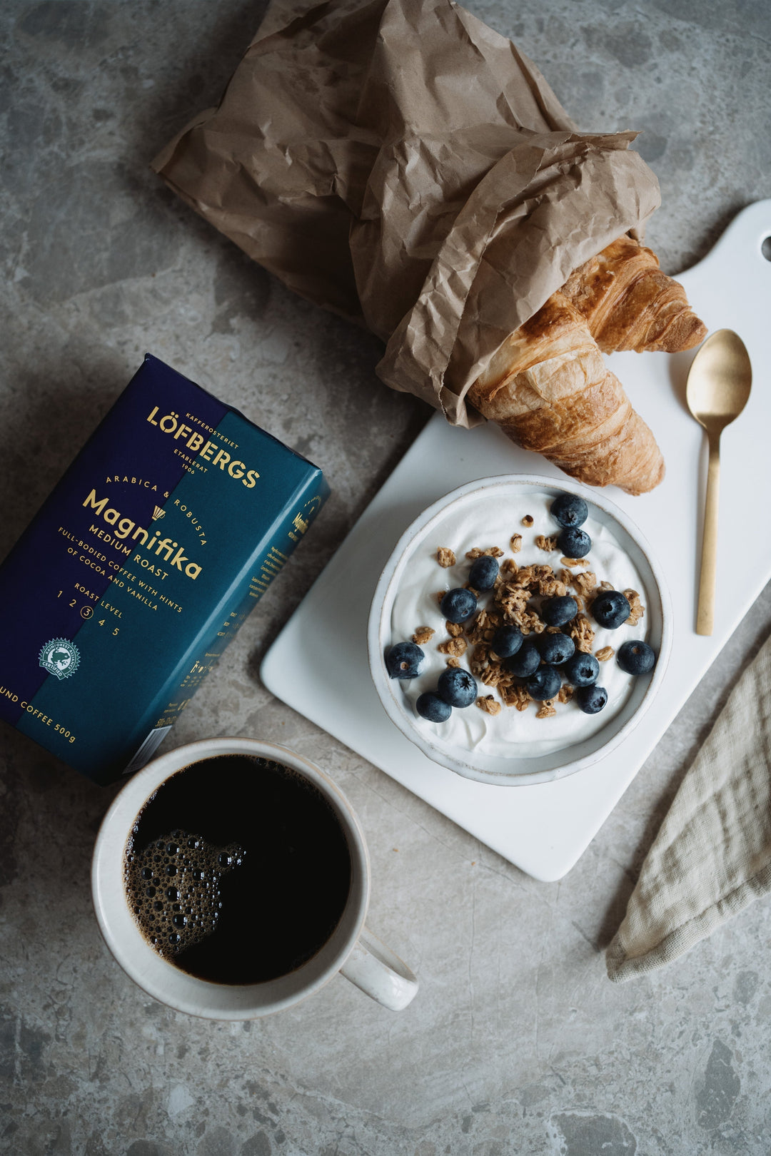 Löfbergs Magnifika, tuotemerkintä lähikuvassa